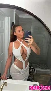 Jeune femme sexy et chaude - 7