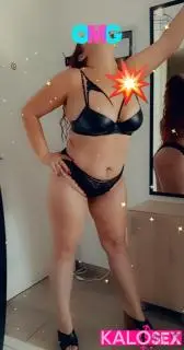 Ψηλή κοκκινομαλλα με ωραίες καμπύλες - 4