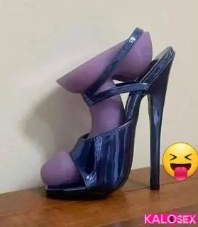 Ψηλή κοκκινομαλλα με ωραίες καμπύλες - 5