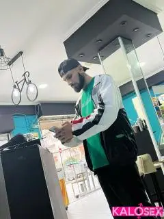 Είμαι ένα τσιγγανακι που σας περιμενι να σας δείξει πως γαμαει ανυπομονούμε να γνωριστουμε - 6