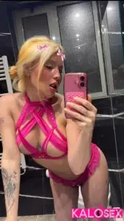 BELLA VALENTINA - IN TOWN FOR FEW DAYS JUST