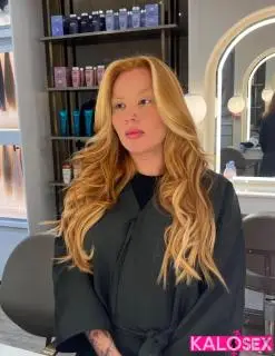 BELLA VALENTINA - IN TOWN FOR FEW DAYS JUST - 6